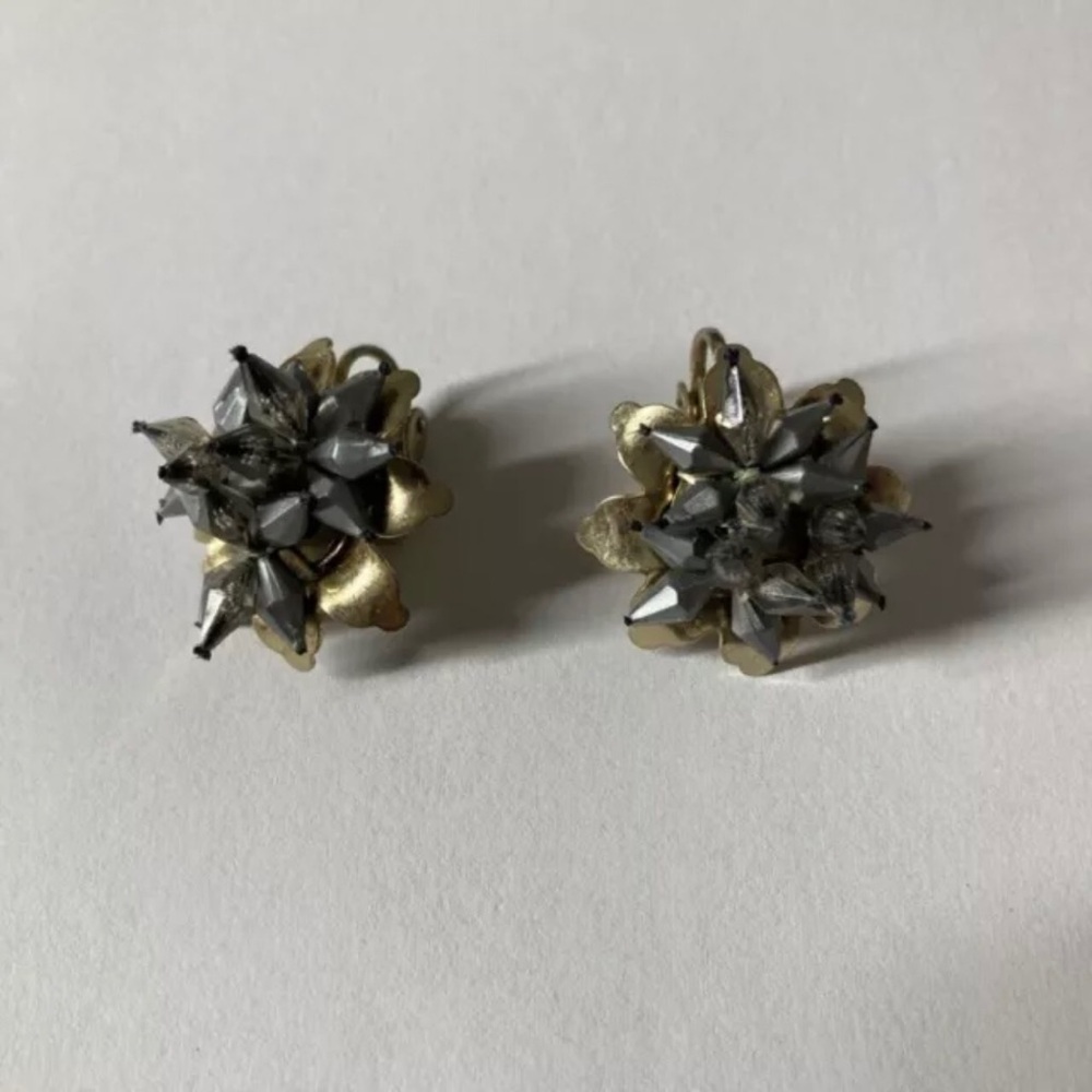 VINTAGE Gray-Blue Gold Toned Clip On Flower Earrings